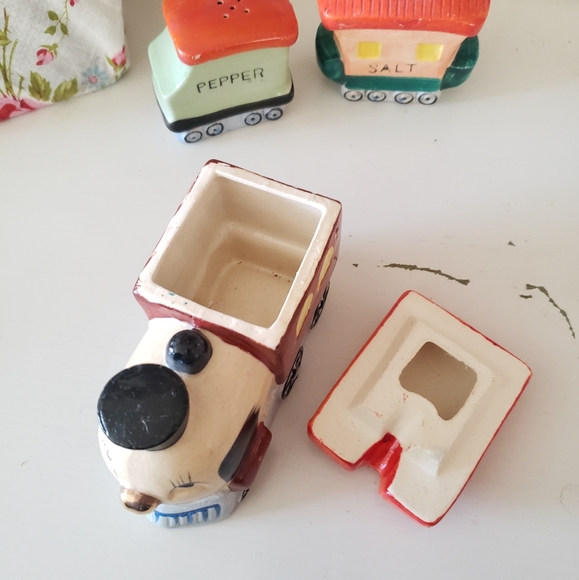 Vtg Train S&P Shakers - Picture 3 of 9